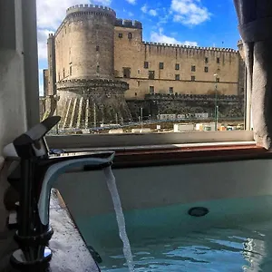 فندق مبيت وإفطار Covo Degli Angioini, نابولي